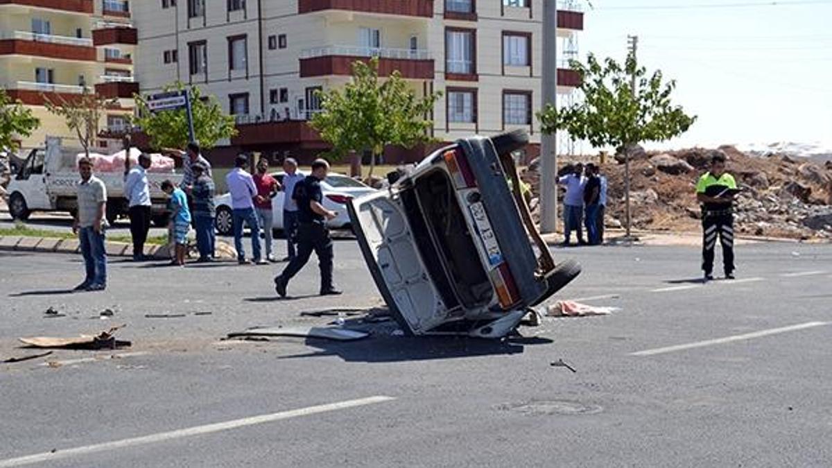 Siverek'te iki otomobil çarpıştı: 5 yaralı