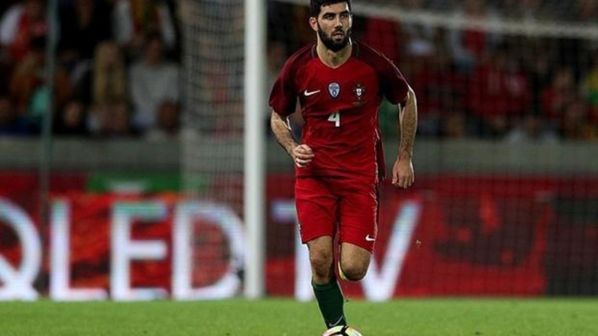 Yeni transfer İstanbul'a geldi!