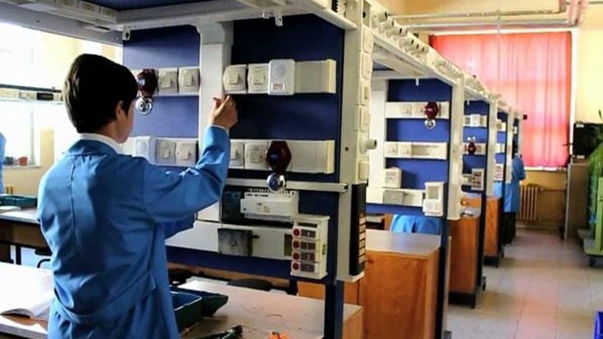 MEB'den flaş değişiklik! Meslek liselerinde...