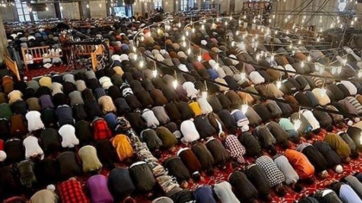 Diyanet açıkladı! İşte il il bayram namazı saatleri