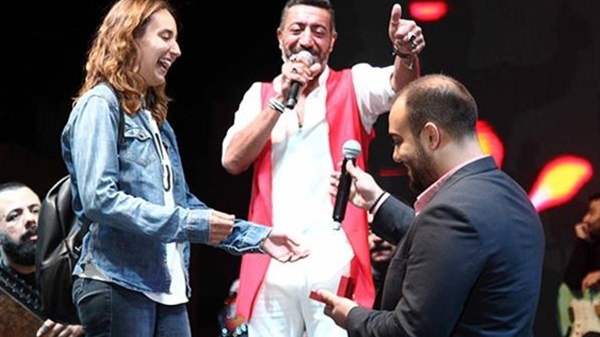Hakan Altun konserinde evlenme teklifi!