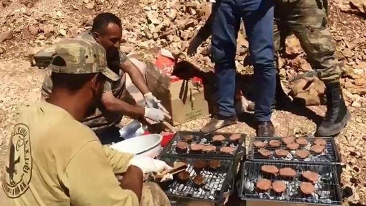 İşadamı Kato Dağı’nda Mehmetçikle mangal yaptı