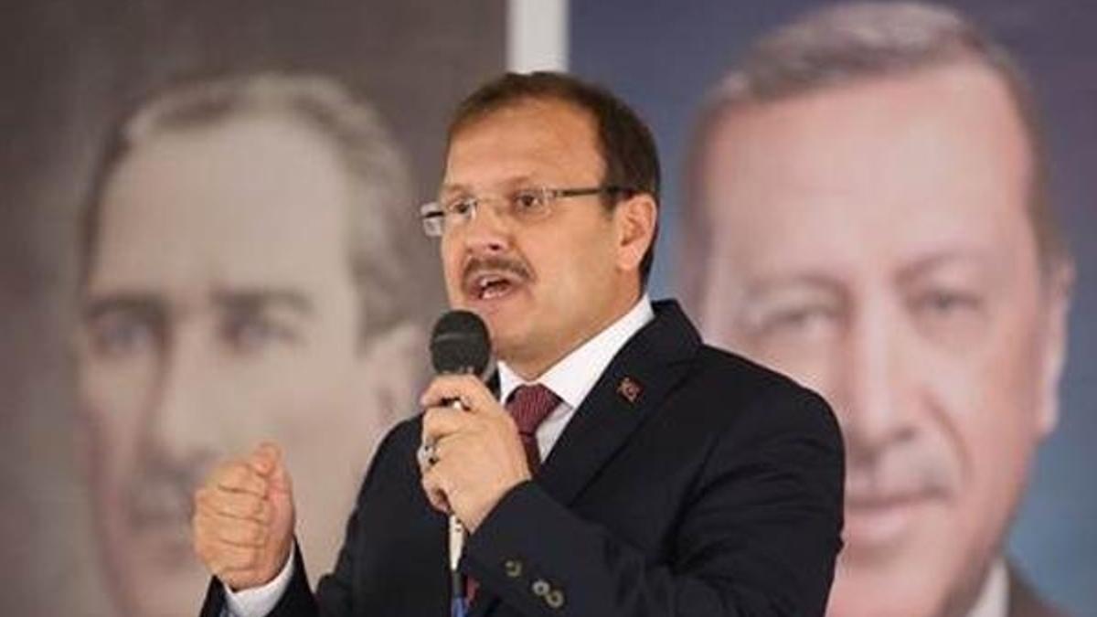 Çavuşoğlu'ndan Hollanda’daki cami saldırısına kınama!