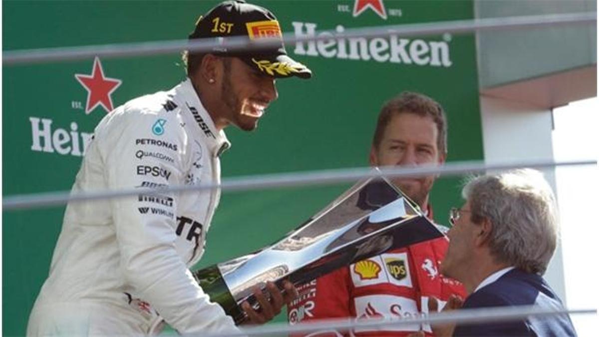 Hamilton zirveye çıktı