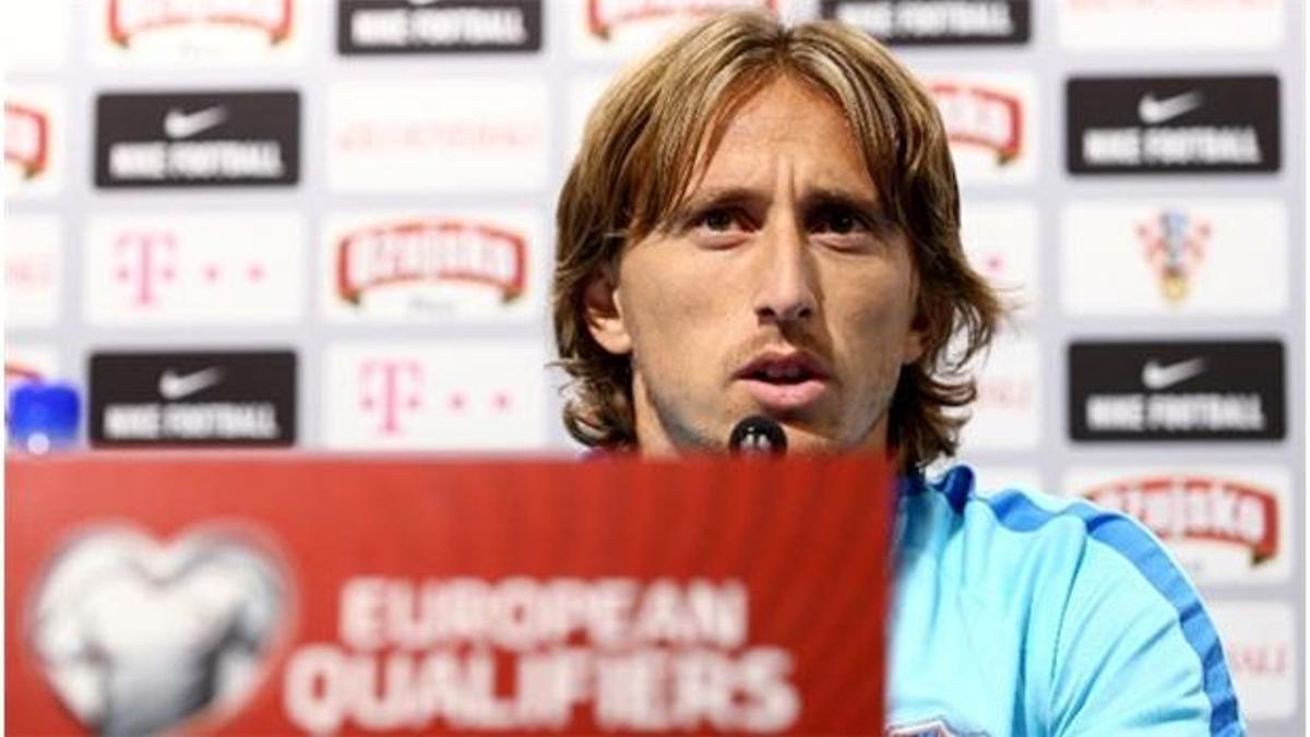 Modric: "FIFA, oyuncuları önemsemiyor, askerdeymişiz gibi..."