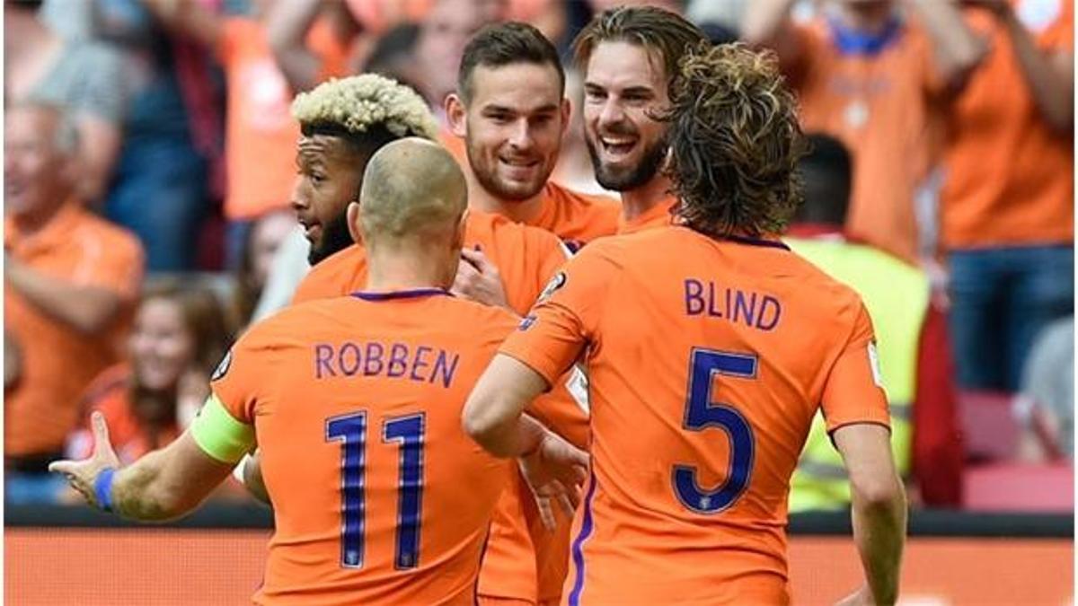 Hollanda rahat kazandı