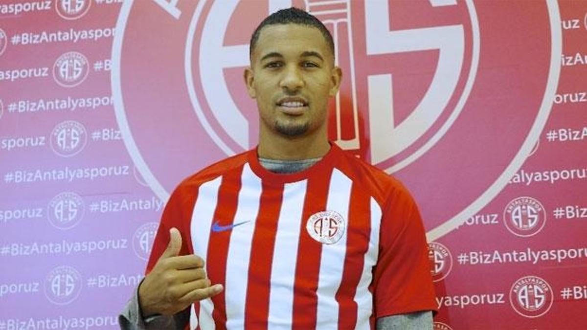 Antalyaspor transferi bitirdi!
