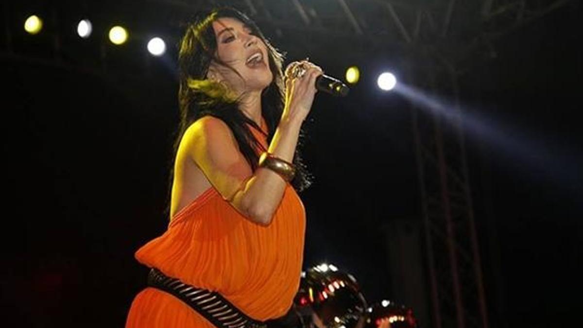 Hande Yener rüzgarı!
