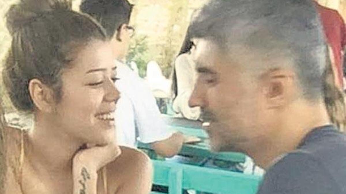 20 yaş küçük aşkıyla evleniyor