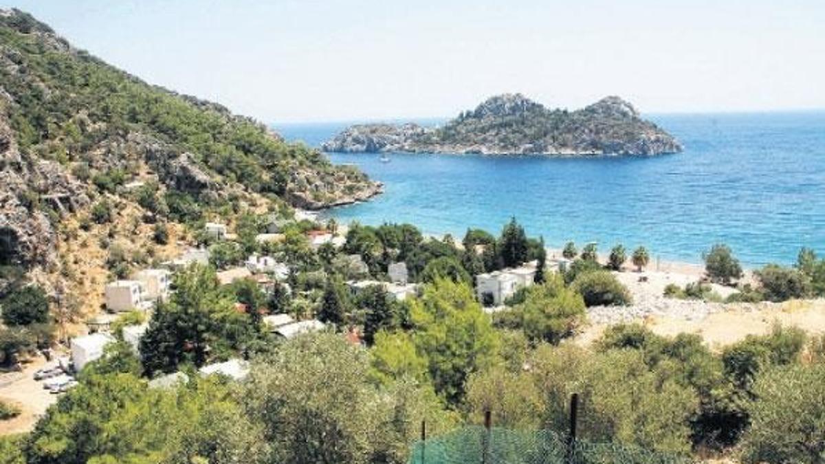 Mahalleye giriş  için kapı koydular