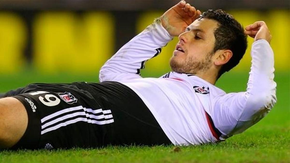 Beşiktaş'ta stoperlere kulüp aranıyor