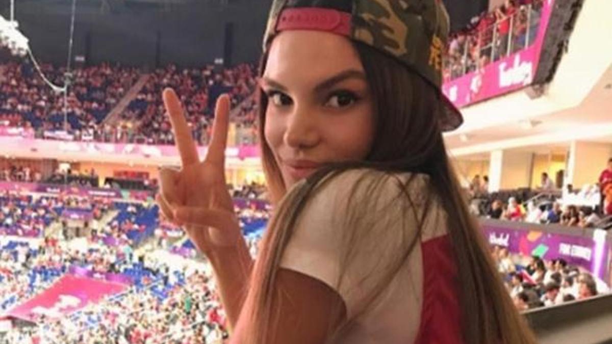 Almeda Abazi'den 'Dev' destek!