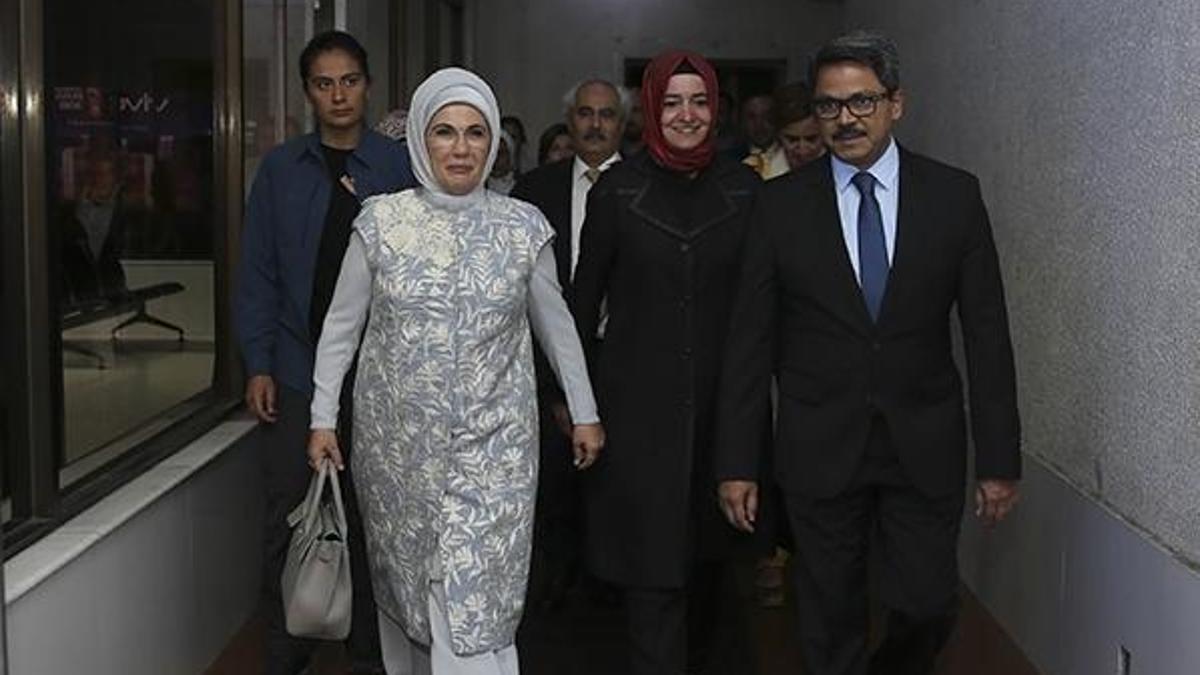 Çavuşoğlu, Emine Erdoğan ile birlikte Bangladeş'e gitti