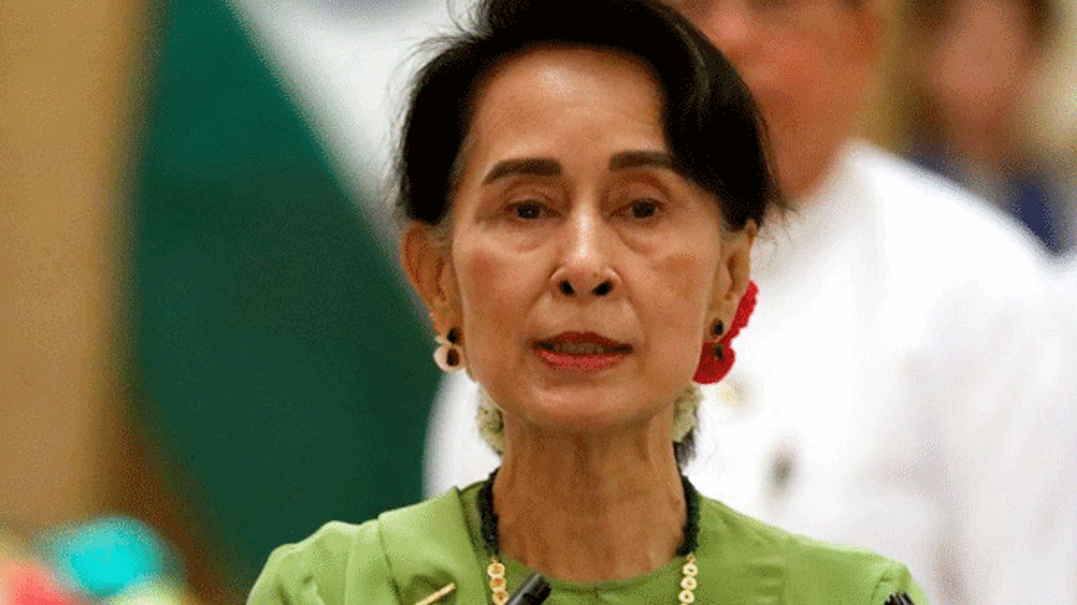Suu Çii'den Arakan çıkışı: Her şeyi çözmemizi beklemek biraz mantıksız