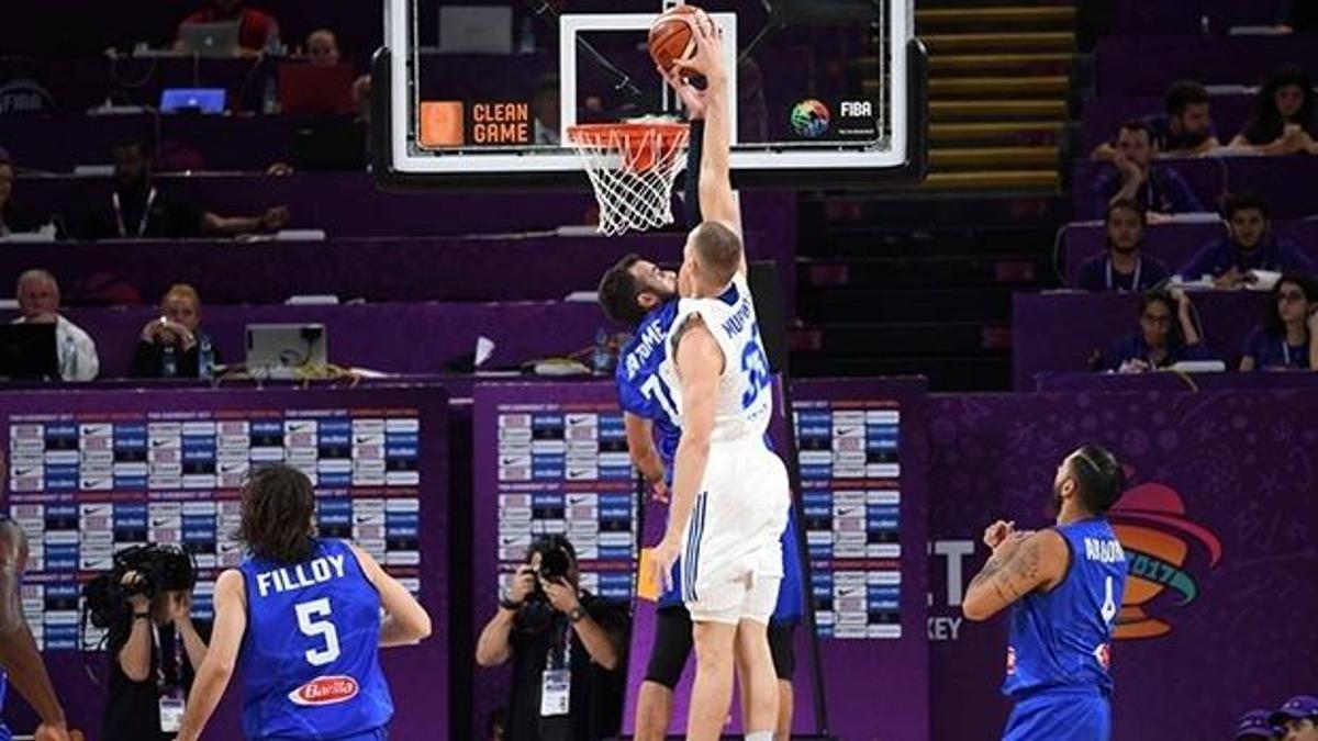 İtalya, çeyrek finale yükseldi
