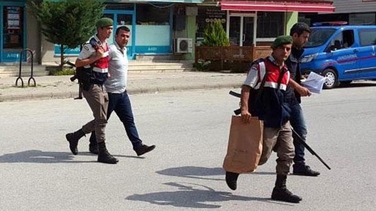 Eski polis, Fethullah Gülen'e küfretti diye babasını vurdu