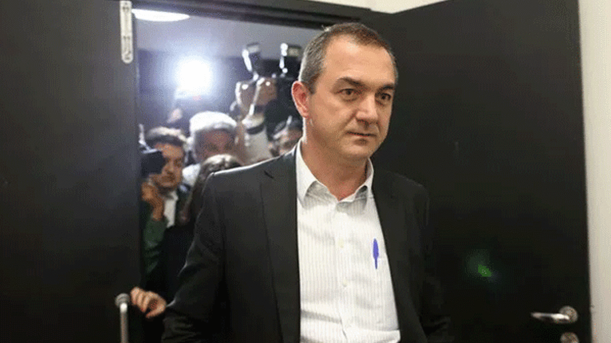 Son dakika... Ünlü milyarderin evine baskın!