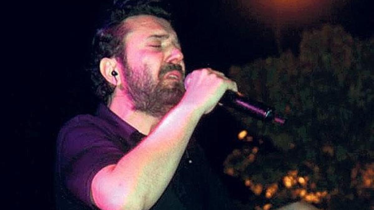 Baba acısıyla sahneye çıktı