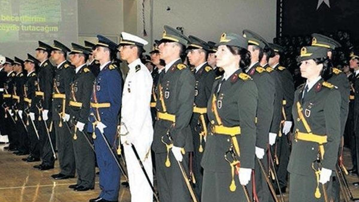 Tıp öğrencisine askeri hekimlik