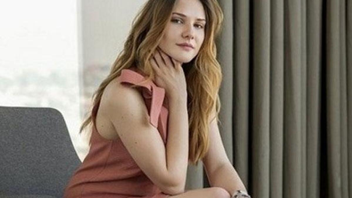 Annesinin kuzusu Alina Boz