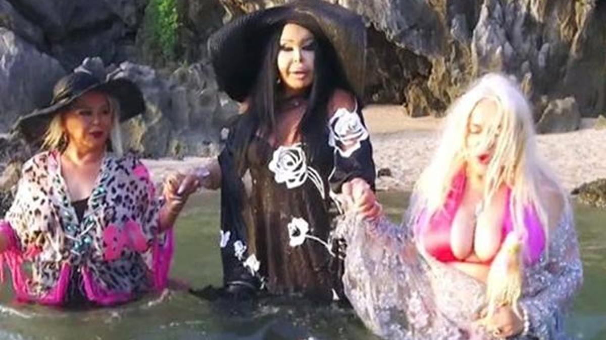 'Dünya Güzellerim' finalinde mayolu Bülent Ersoy!