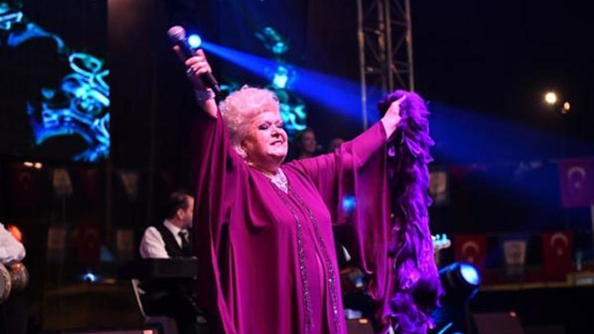 Neşe Karaböcek’ten nostalji rüzgarı!