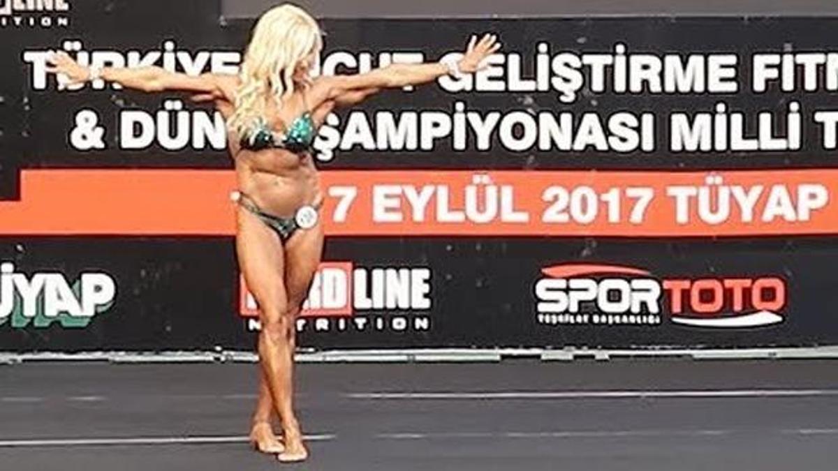 Türkiye Vücut Geliştirme Şampiyonası'nda "Selvi Boylum Al Yazmalım" sürprizi