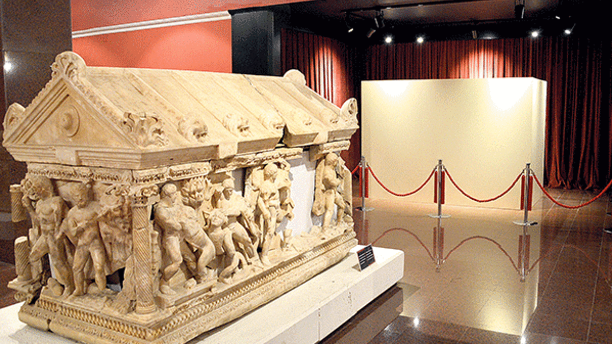 Herakles 57 yıl sonra baş köşeye kuruldu