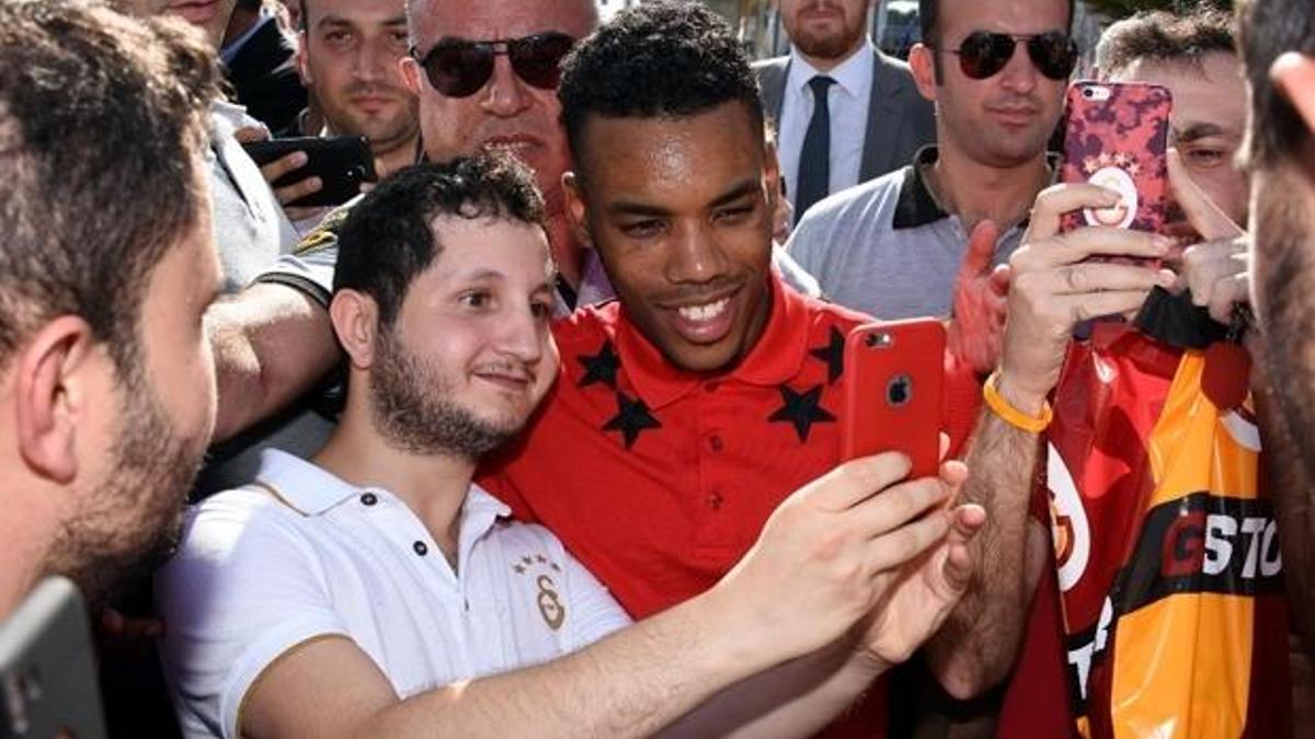 Galatasaraylı Rodrigues'e açılışta büyük ilgi