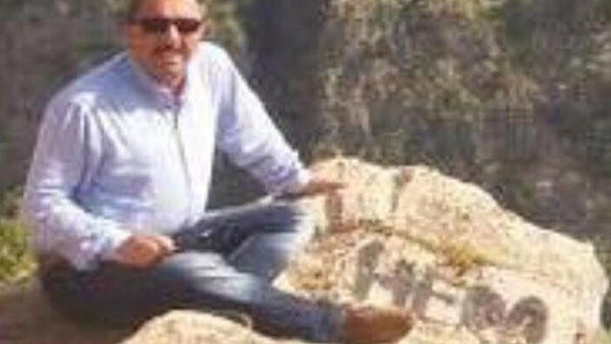 'Hero' yazılı fotoğraf paylaşan Milli Eğitim Müdürü'ne FETÖ gözaltısı