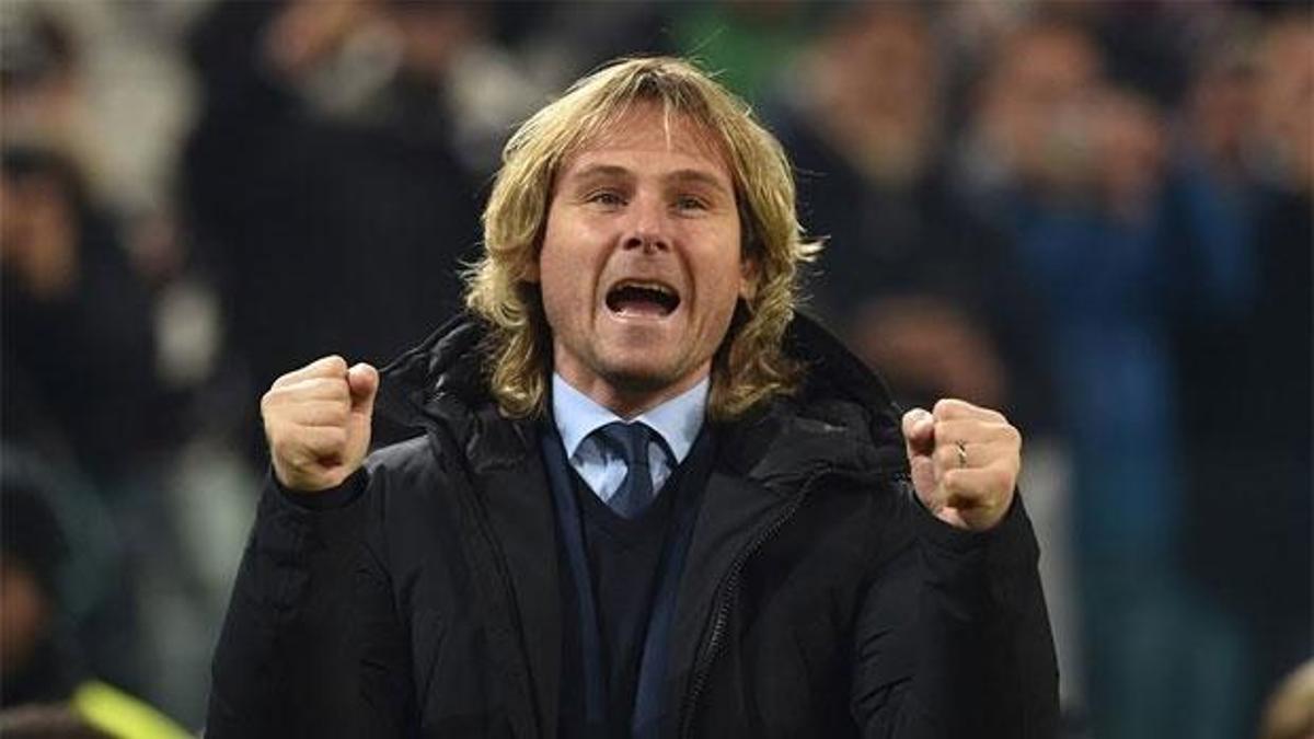 45'lik Nedved sözleşme imzaladı!