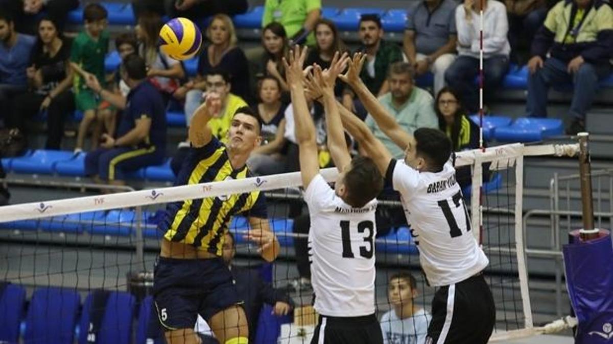Fenerbahçe, Efeler Ligi'ne derbi galibiyetiyle başladı