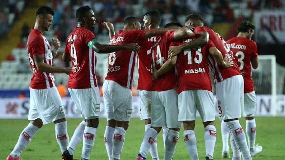 Antalyaspor galibiyetle tanıştı!