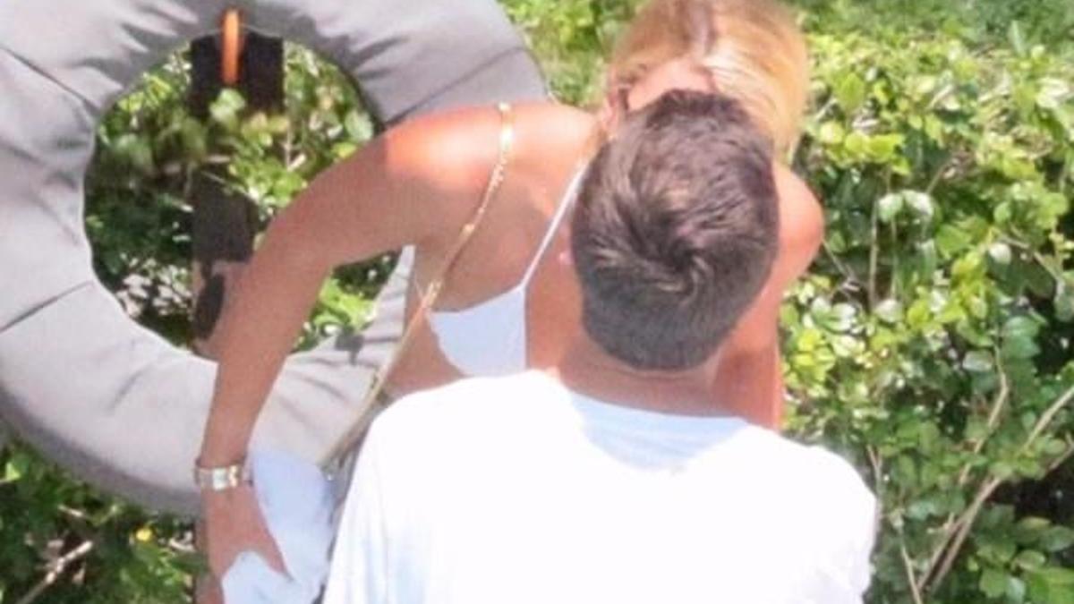 Sofia Richie ile Scott Disick el ele!