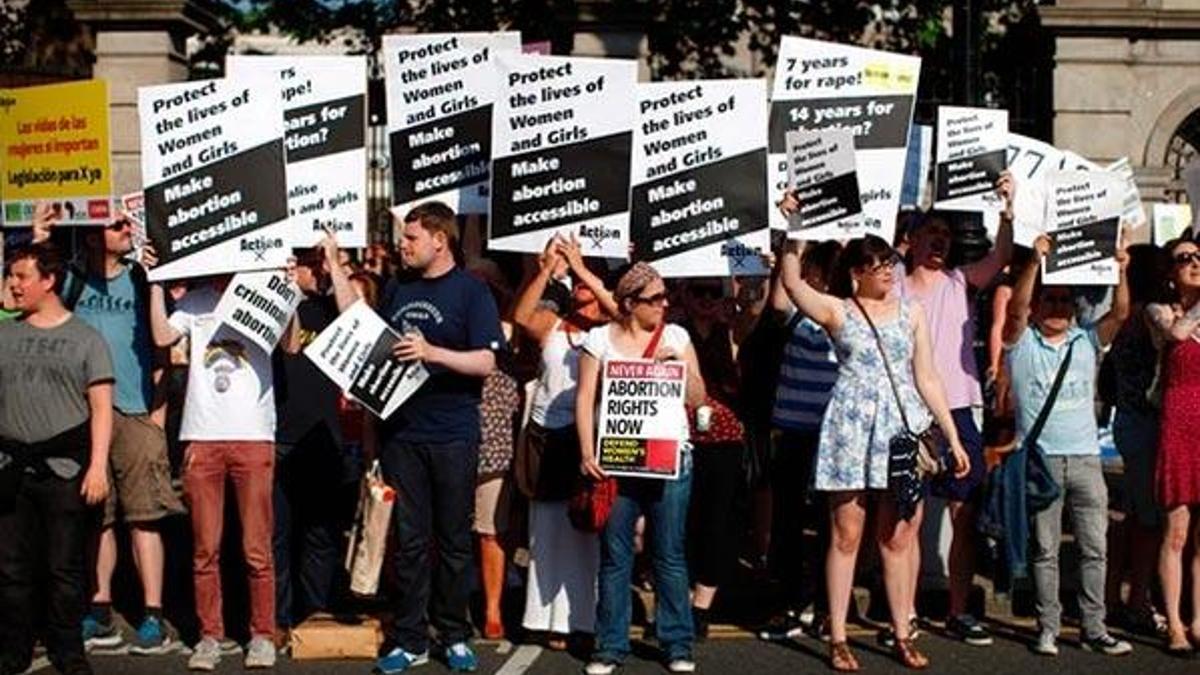 İrlanda kürtaj yasağı için referanduma gidecek