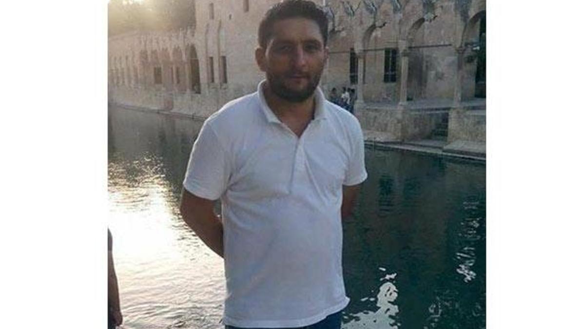 Ahırda telefon kablosuyla intihar etti