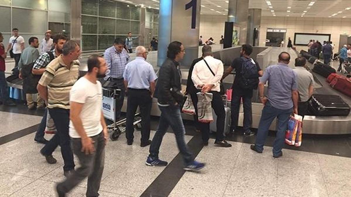 Türk işçiler tahliye ediliyor