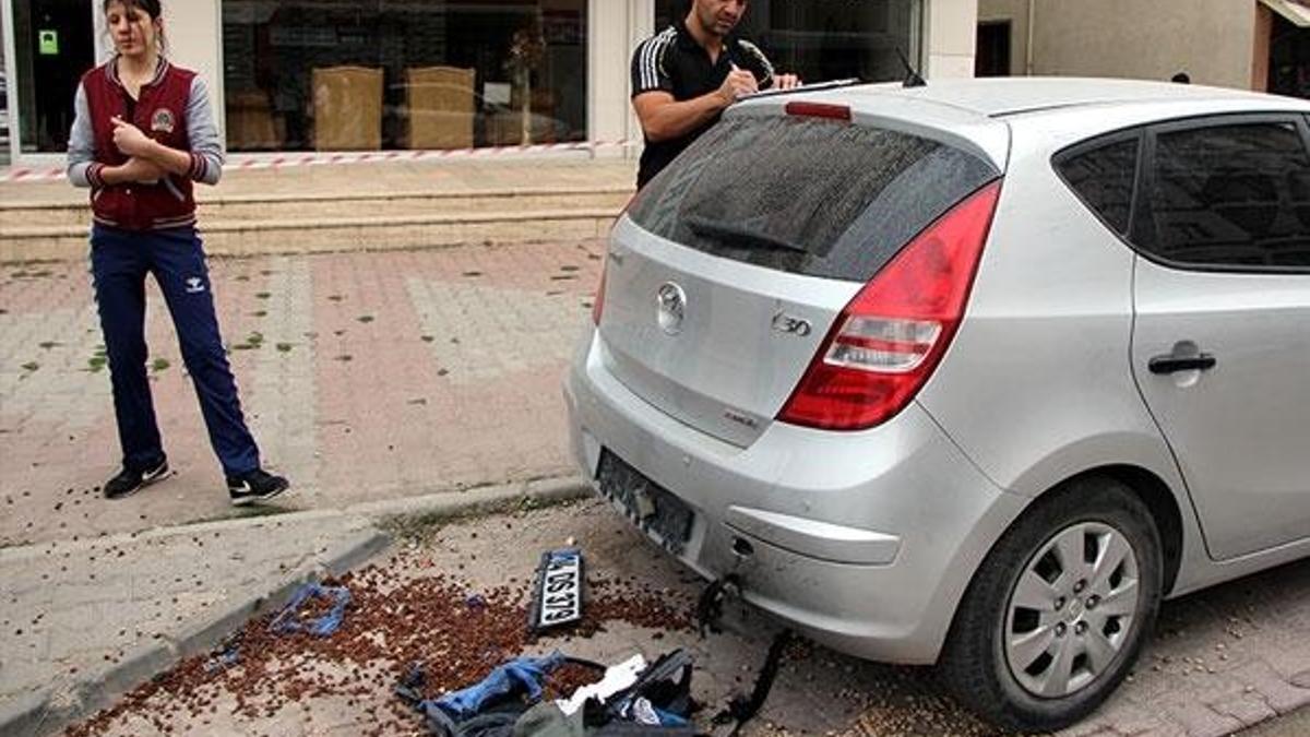 Çevik kuvvet şubesi önünde şüpheli çanta paniği