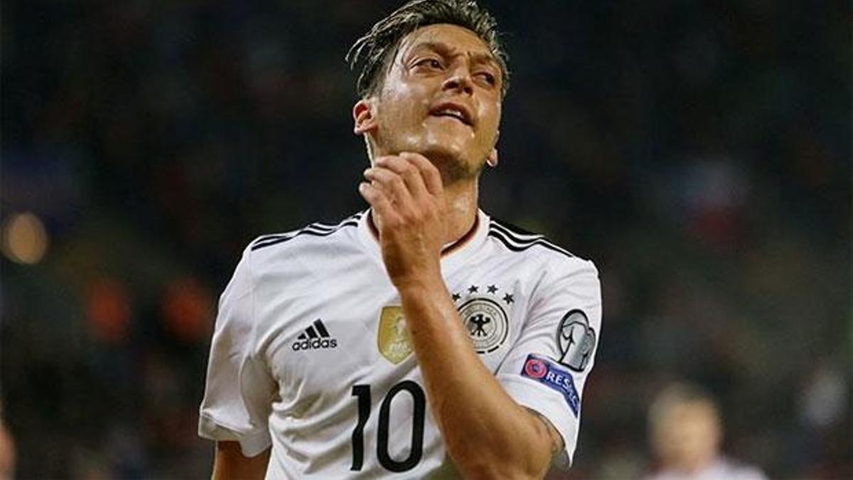 Mesut Özil'e şok! Alınmadı...