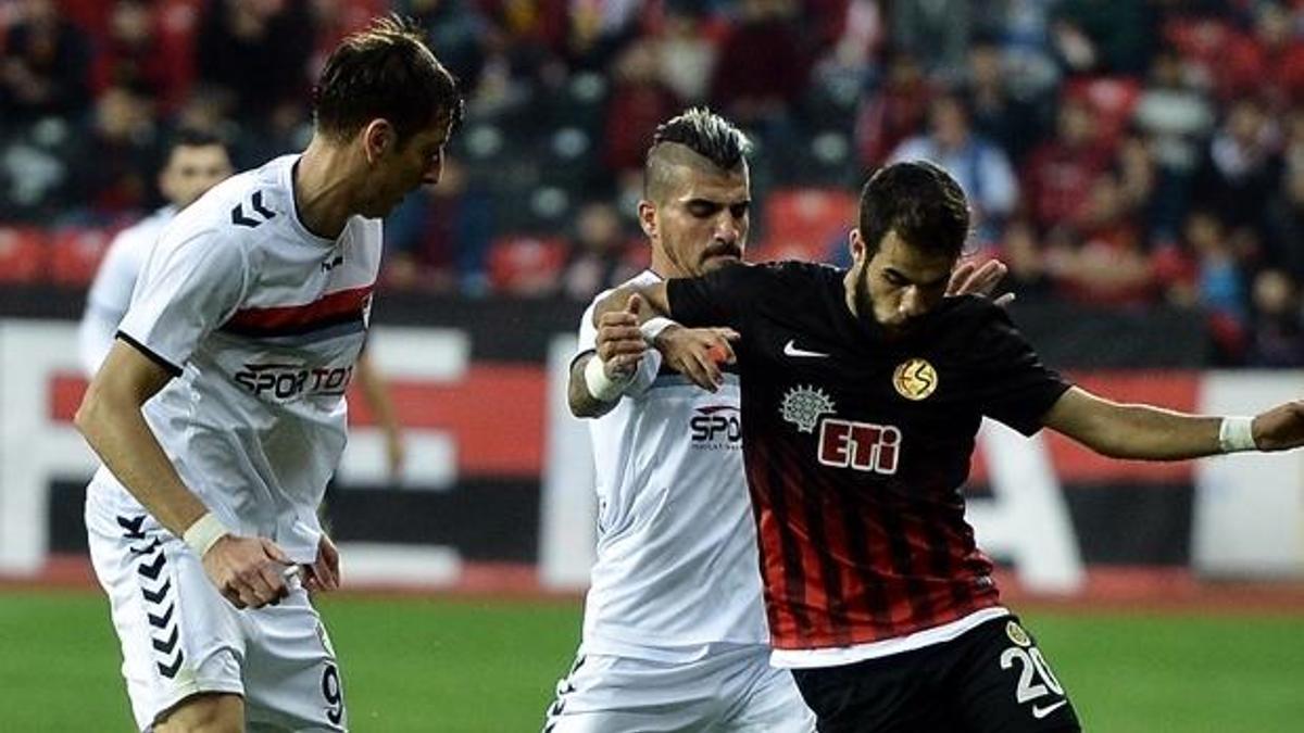 Es Es galibiyetle tanıştı!