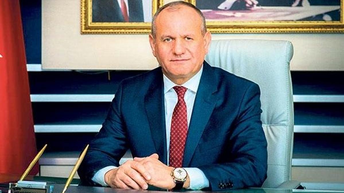 Gündemden düşmeyen başkan istifa etti