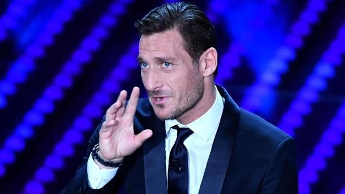 Totti antrenörlük kursundan ayrıldı