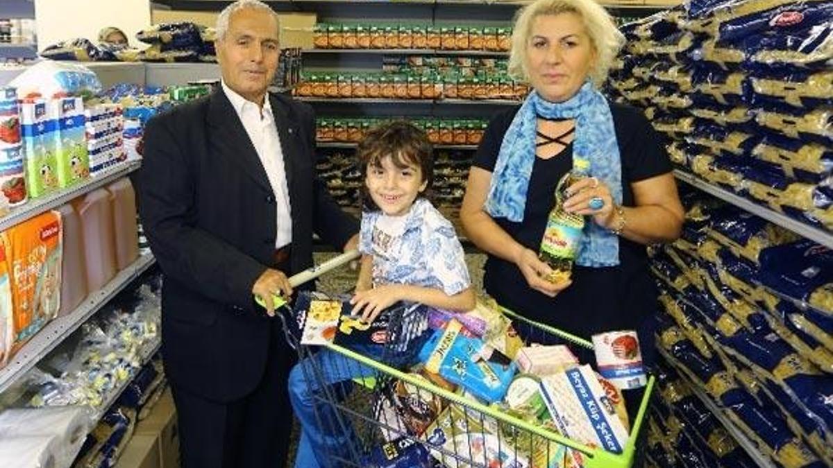 Paranın geçmediği market gıda israfına dur diyor