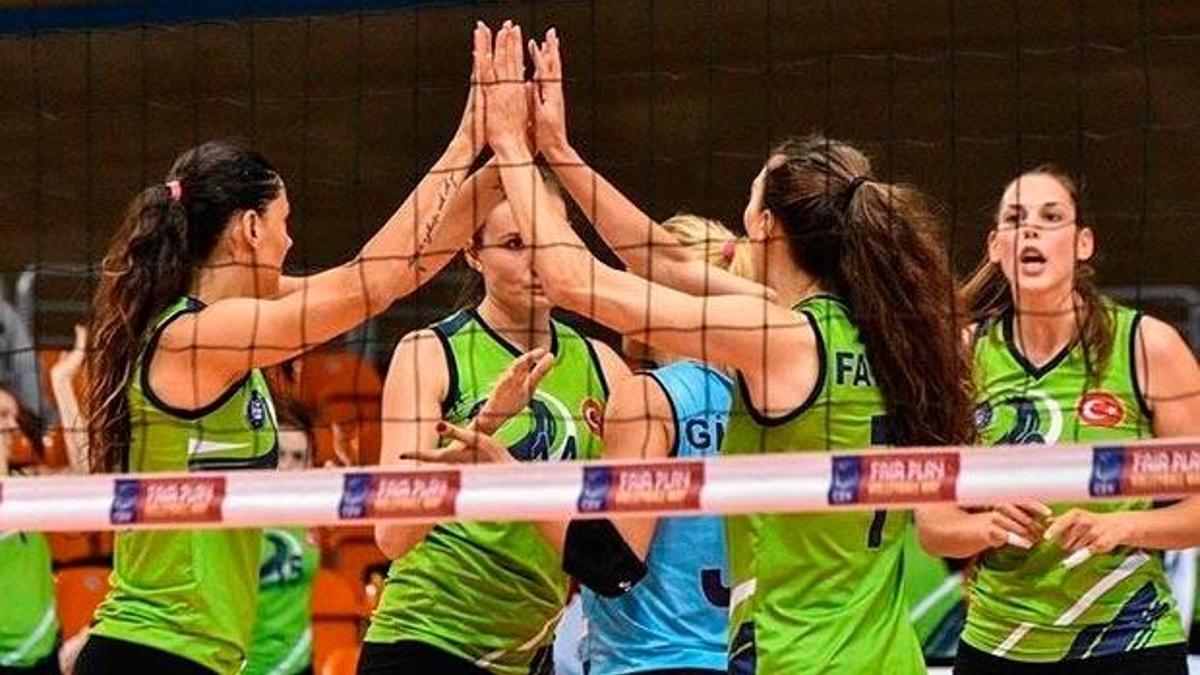 Büyükşehir’in sultanları, Bulgaristan’dan şampiyon döndü