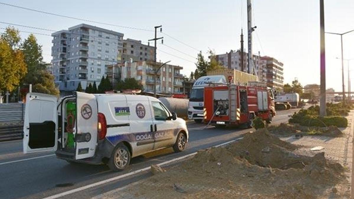 Doğalgaz borusu patladı, İzmir - Ankara yolu trafiğe kapandı