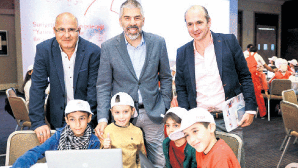 Ali robot yap, Ayşe kodla