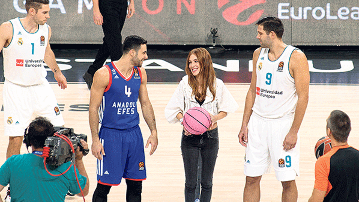 Pembe top Elçin'de