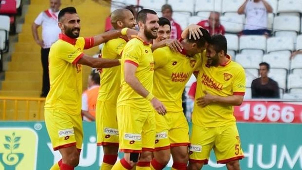 Göztepe'nin zirve yürüyüşü! 4 gol, 1 kırmızı