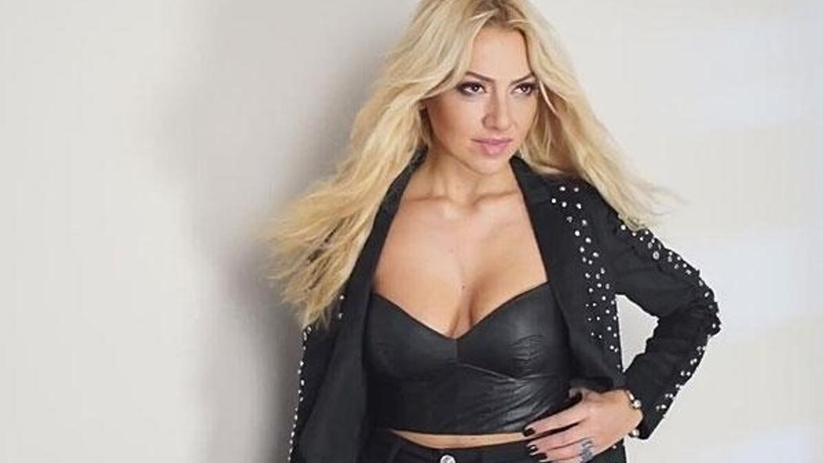 Hadise'ye sapık şoku! Siteye kadar girmiş