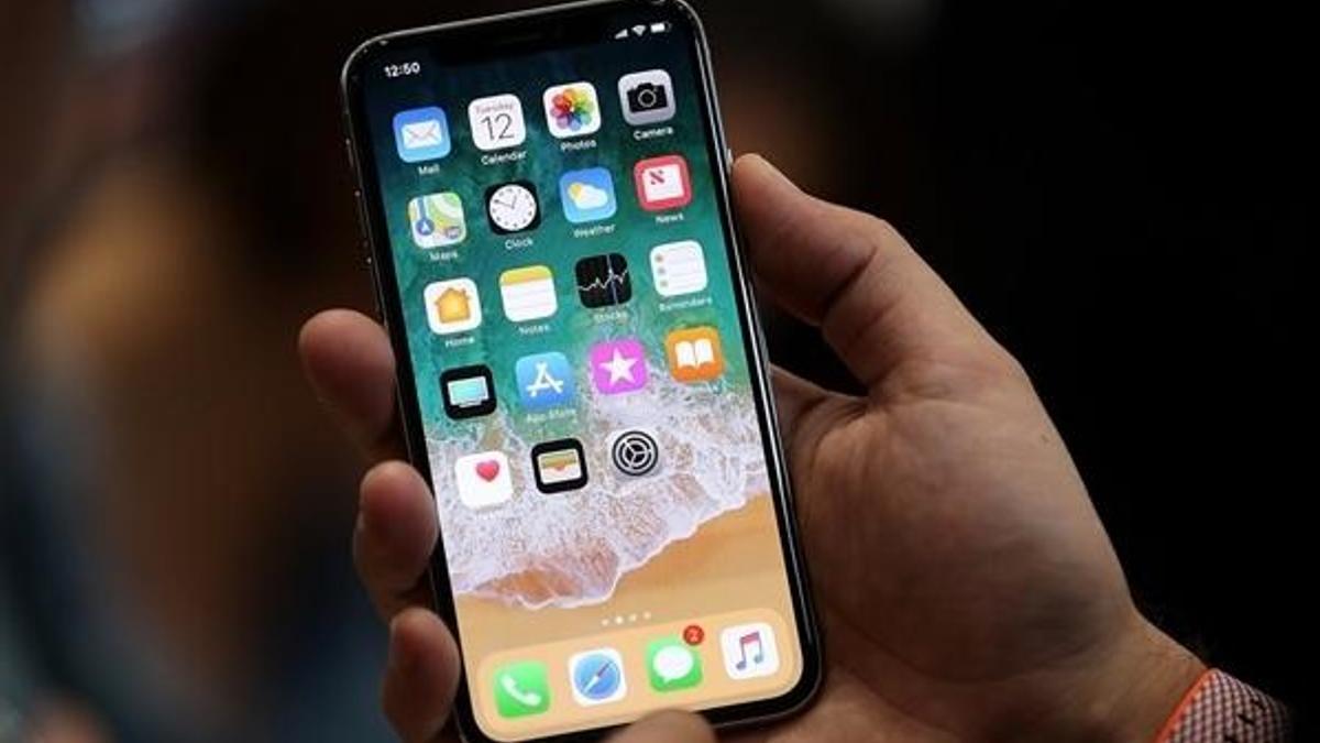 iPhone X bekleyenlere kötü haber